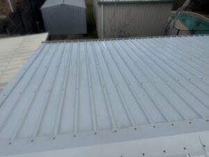 Clean colourbond roof in Glenella