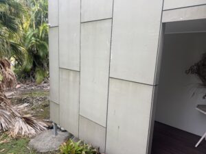 Removing mould from exterior cladding