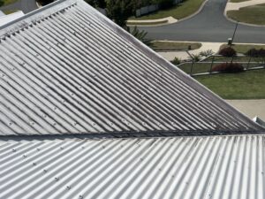 Colourbond roof before roof cleaning Erakala