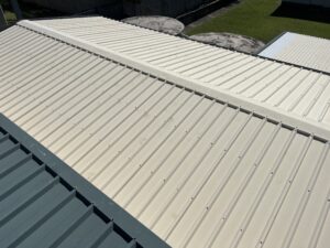 Professional Colorbond roof cleaning North Mackay