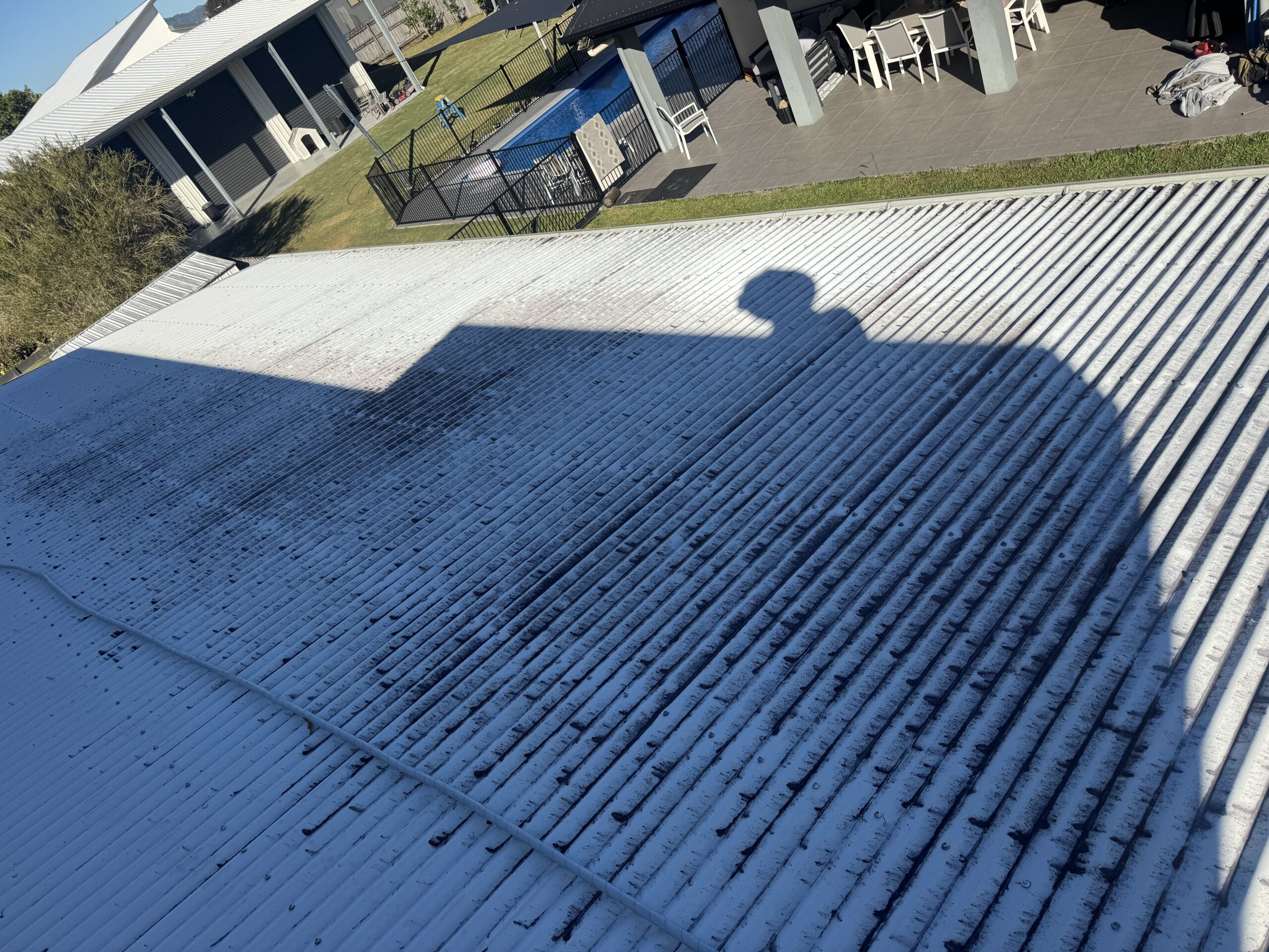 Dirty roof before clean