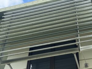 Dirty blinds