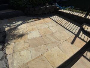 Cleaning stone stone tiles