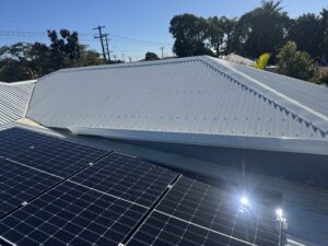 Clean painted roof in west mackay